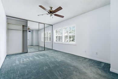 Welcome to this lovingly cared for waterfront townhome centrally - photo 19