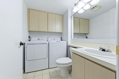 Welcome to this lovingly cared for waterfront townhome centrally - photo 22
