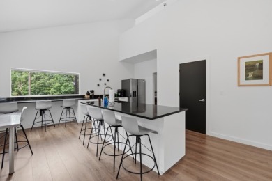 Dream Get Away/Nightly Rental  Modern and ready for you. - photo 19