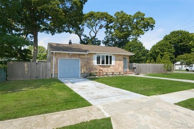 Welcome to 58 Highland Ave located in the well-sought Patchogue - photo 2
