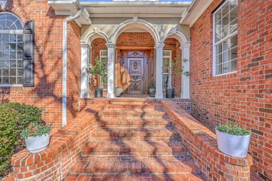 This luxury golf course home makes a stunning first impression - photo 6