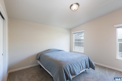 Lightly lived in 3 bedroom 2 bath home in desirable Lavender - photo 16