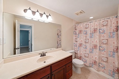 Move-In Ready End Unit Condo! Welcome to this beautifully - photo 17