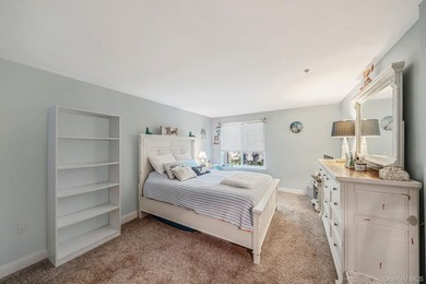 Move-In Ready End Unit Condo! Welcome to this beautifully - photo 20