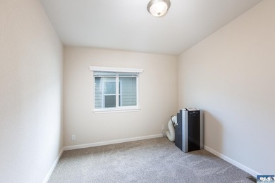 Lightly lived in 3 bedroom 2 bath home in desirable Lavender - photo 20
