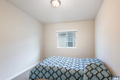 Lightly lived in 3 bedroom 2 bath home in desirable Lavender - photo 21