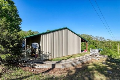 Experience lake living at its finest with this beautiful move-in - photo 2