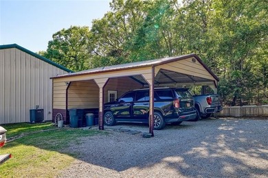 Experience lake living at its finest with this beautiful move-in - photo 3