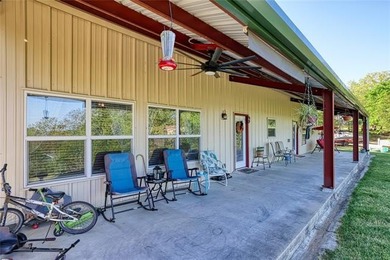 Experience lake living at its finest with this beautiful move-in - photo 4