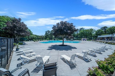 Move-In Ready End Unit Condo! Welcome to this beautifully - photo 27