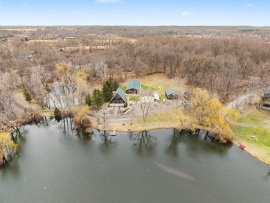 A private, appealing retreat set on 12+ wooded acres in Irish - photo 3