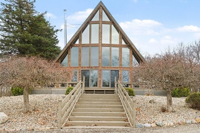 A private, appealing retreat set on 12+ wooded acres in Irish - photo 4