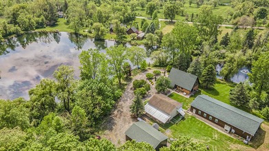 A private, appealing retreat set on 12+ wooded acres in Irish - photo 5