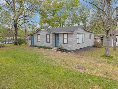 Completely remodeled lakefront home on Harris Brake Lake! This - photo 3