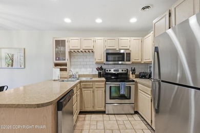 Welcome to your dream Pocono Mountain retreat! This turn-key - photo 14