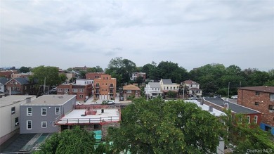 One-of-a-kind Top Floor Private Corner Unit facing Western - photo 29