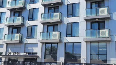 One-of-a-kind Top Floor Private Corner Unit facing Western - photo 31