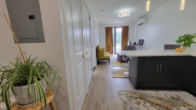 One-of-a-kind Top Floor Private Corner Unit facing Western - photo 34
