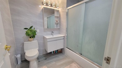 One-of-a-kind Top Floor Private Corner Unit facing Western - photo 40