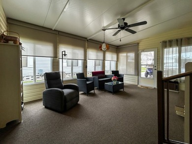 This tastefully updated and well maintained 2 bed 2 bath - photo 40