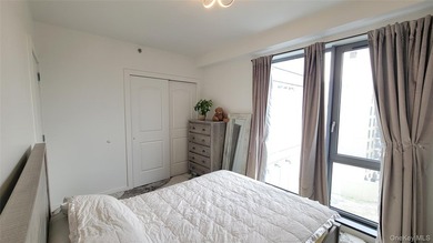 One-of-a-kind Top Floor Private Corner Unit facing Western - photo 42