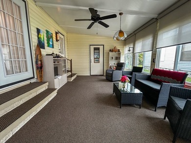 This tastefully updated and well maintained 2 bed 2 bath - photo 42