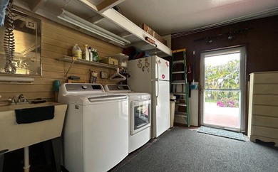 This tastefully updated and well maintained 2 bed 2 bath - photo 44