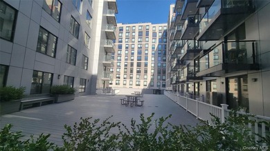 One-of-a-kind Top Floor Private Corner Unit facing Western - photo 46