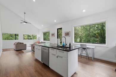 Dream Get Away/Nightly Rental  Modern and ready for you. - photo 22