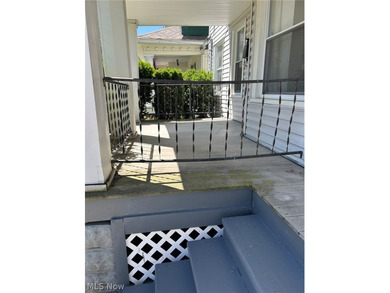 Well maintained and wonderfully located Lakewood duplex. Cook is - photo 2