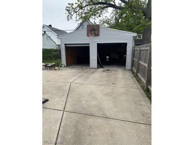 Well maintained and wonderfully located Lakewood duplex. Cook is - photo 4