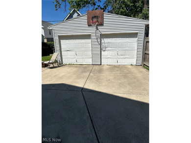 Well maintained and wonderfully located Lakewood duplex. Cook is - photo 5