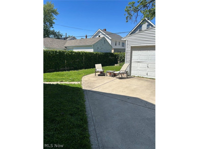 Well maintained and wonderfully located Lakewood duplex. Cook is - photo 6