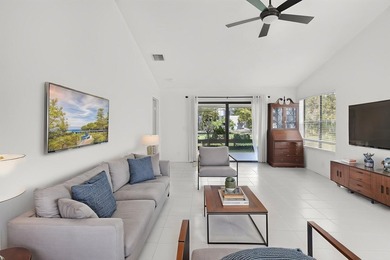 Welcome to this charming 3-bedroom, 2-bathroom villa in 55+ - photo 13