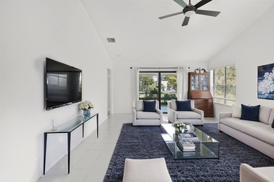 Welcome to this charming 3-bedroom, 2-bathroom villa in 55+ - photo 14