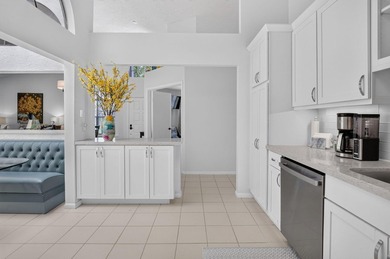 Welcome to this charming 3-bedroom, 2-bathroom villa in 55+ - photo 23
