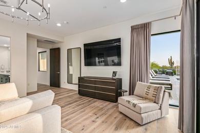 A striking example of contemporary design, this single-level - photo 27