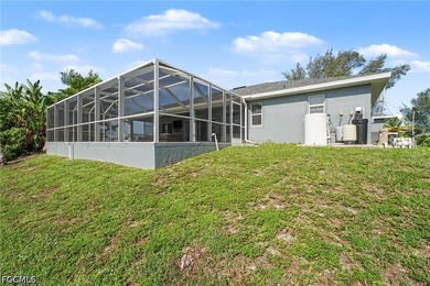WATERFRONT POOL HOME WITH ROOM TO MAKE IT YOUR OWN! This - photo 27