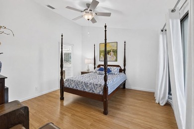 Welcome to this charming 3-bedroom, 2-bathroom villa in 55+ - photo 28