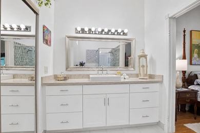 Welcome to this charming 3-bedroom, 2-bathroom villa in 55+ - photo 30