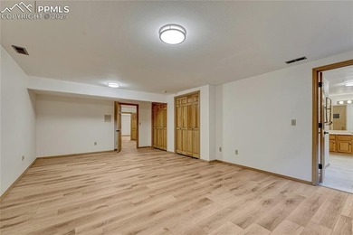 *** 4+ Bdrm, 5 Baths, 5,354 sq ft *** KISSING CAMELS GATED - photo 31