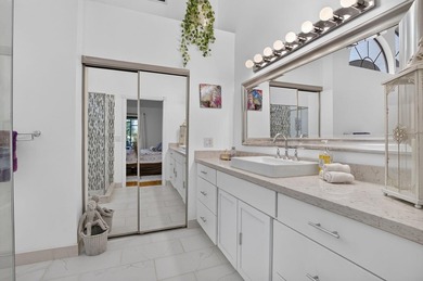 Welcome to this charming 3-bedroom, 2-bathroom villa in 55+ - photo 31