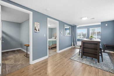 Welcome to this adorable Lakefront Bungalow, perfectly - photo 5