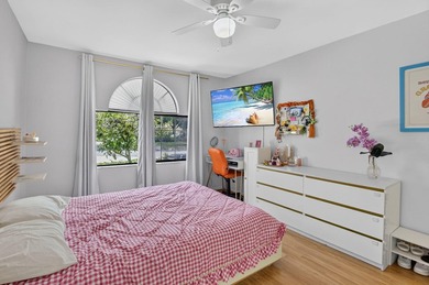 Welcome to this charming 3-bedroom, 2-bathroom villa in 55+ - photo 40
