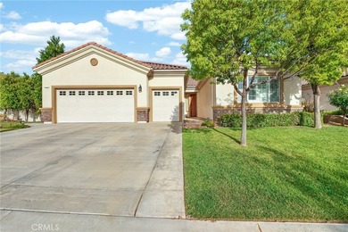 Welcome to this highly sought-after Emerald Model, ideally - photo 1