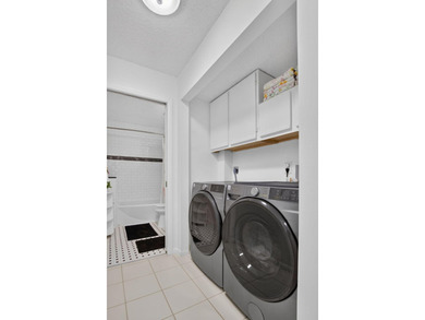 Welcome to this charming 3-bedroom, 2-bathroom villa in 55+ - photo 42