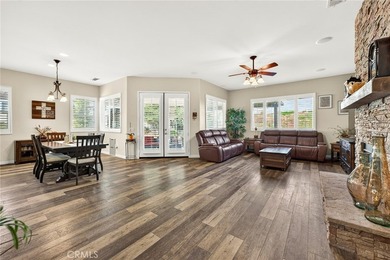 Welcome to this highly sought-after Emerald Model, ideally - photo 3