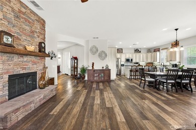 Welcome to this highly sought-after Emerald Model, ideally - photo 6