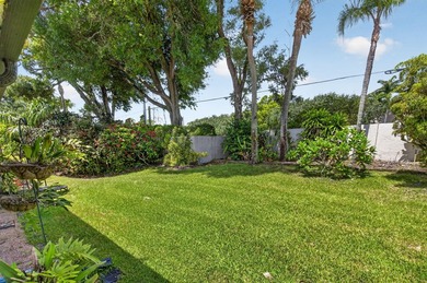 Welcome to this charming 3-bedroom, 2-bathroom villa in 55+ - photo 50