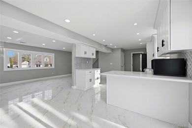 Welcome To 10 Curlin Lane, A Completely Gut-Renovated 4 Bedroom - photo 5
